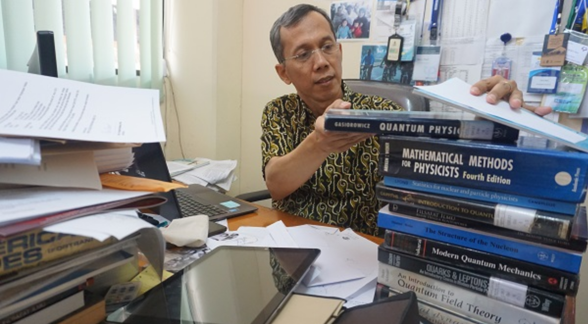 Terry Mart Sang llmuwan Indonesia Tulen